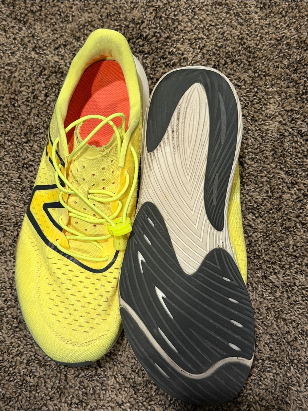 New Balance Men’s Fuel Cell Rebel V3 10.5 - Picture 2 of 6